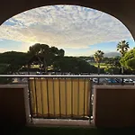 Ensoleille Pres Du Port Et Des Plages Solea イエール